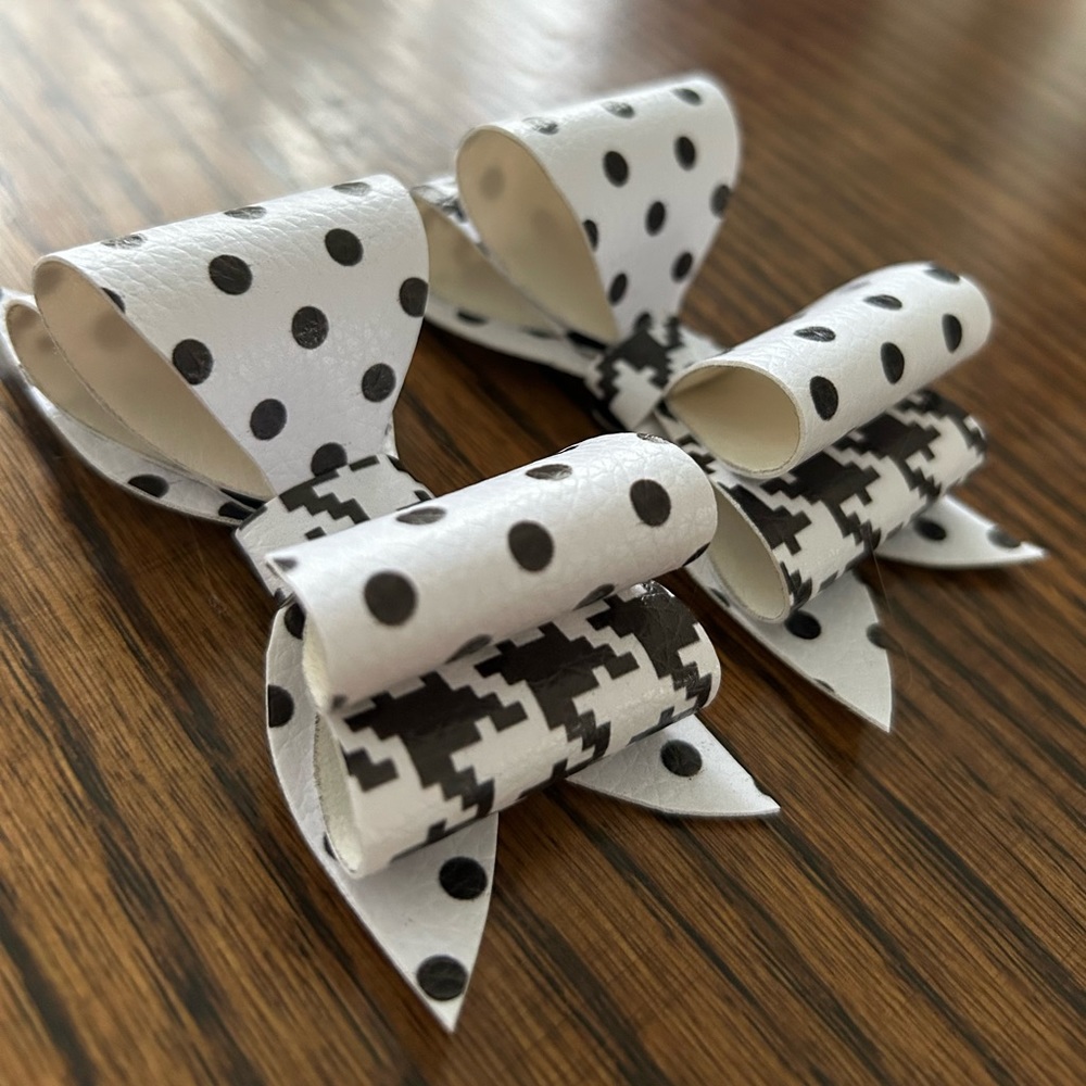 SOLD•Shoe Clips - Picture 3 of 3